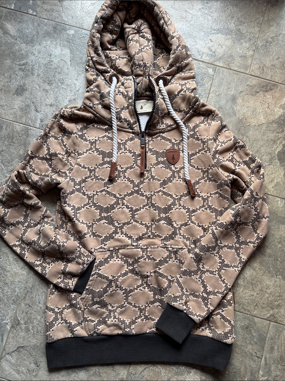Wanakome 1/4 Zip Snake Print Hoodie
Size Medium - Hard To Find